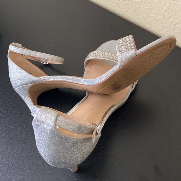 Kellie and Katie silver glittery sandals ankle strap rhinestone size 10 - Picture 7 of 8